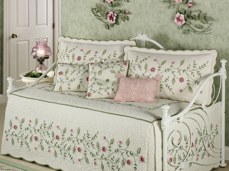 Shabby Chic Daybed Comforter Sets