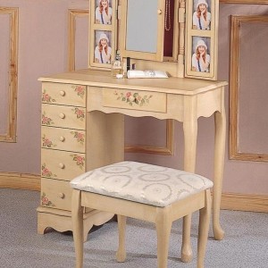 Vanity Table With Drawers